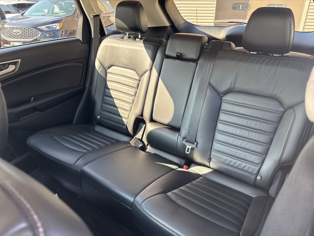 2016 Ford Edge