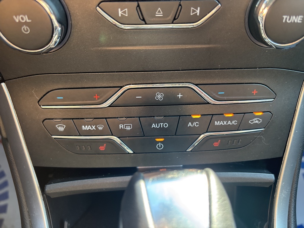 2016 Ford Edge
