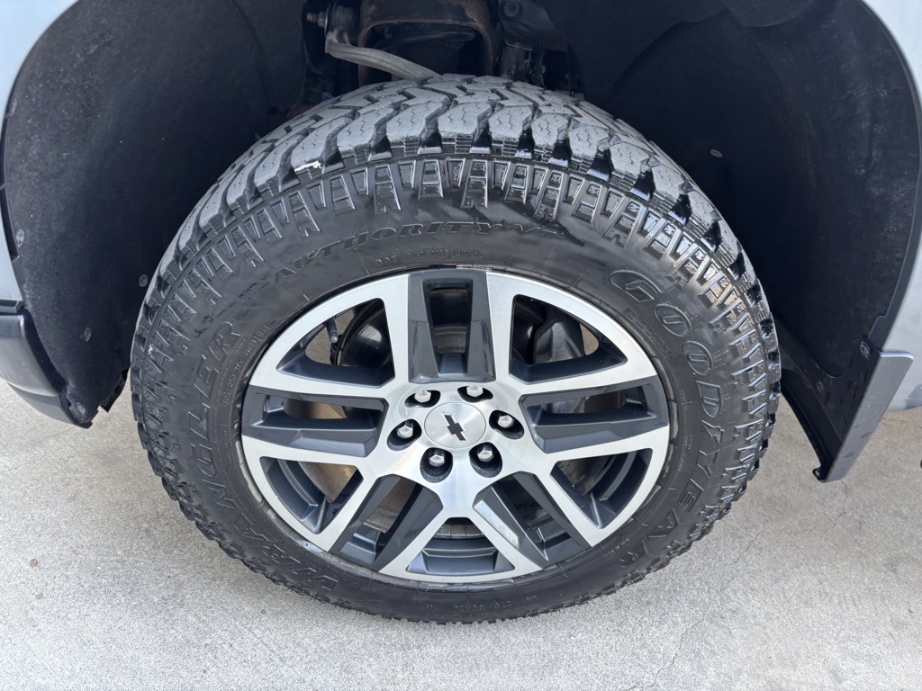 Used Car 2019 Chevrolet Silverado 1500  Extended Cab Pickup Custom Trail Boss Four Wheel Drive For Sale Under $30,000 In Austin, Texas