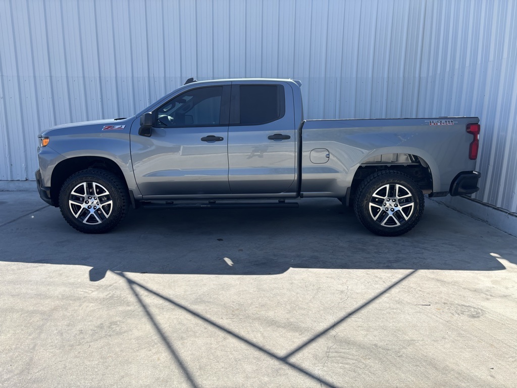 Used Car 2019 Chevrolet Silverado 1500  Extended Cab Pickup Custom Trail Boss Four Wheel Drive For Sale Under $30,000 In Austin, Texas