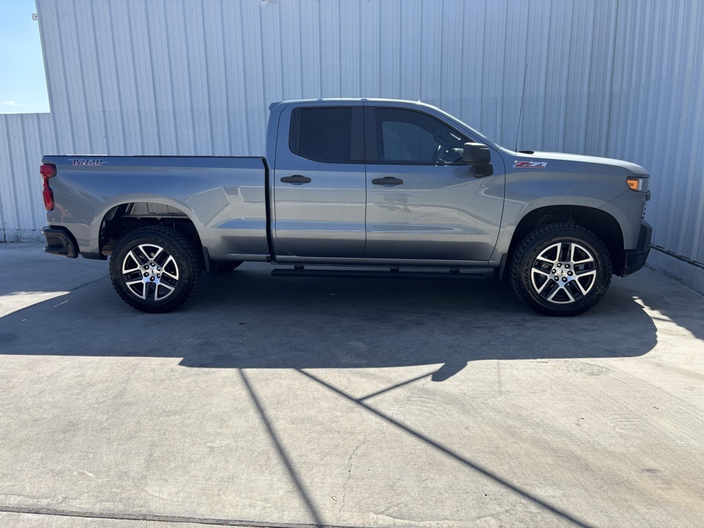 Used Car 2019 Chevrolet Silverado 1500  Extended Cab Pickup Custom Trail Boss Four Wheel Drive For Sale Under $30,000 In Austin, Texas