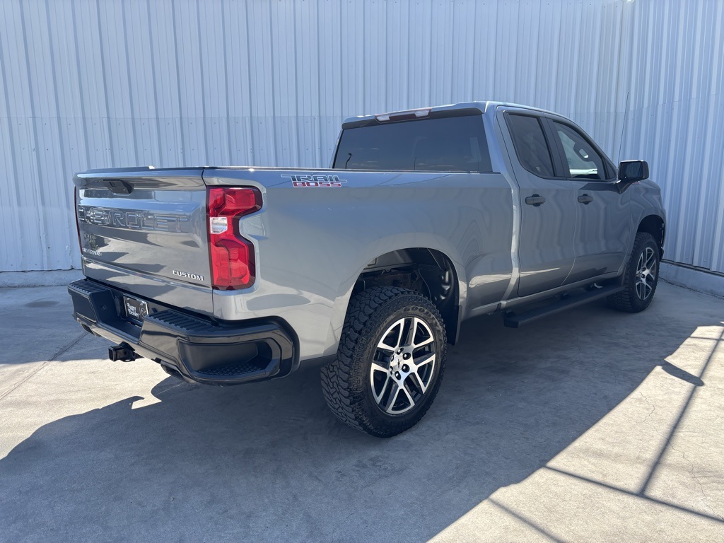 Used Car 2019 Chevrolet Silverado 1500  Extended Cab Pickup Custom Trail Boss Four Wheel Drive For Sale Under $30,000 In Austin, Texas