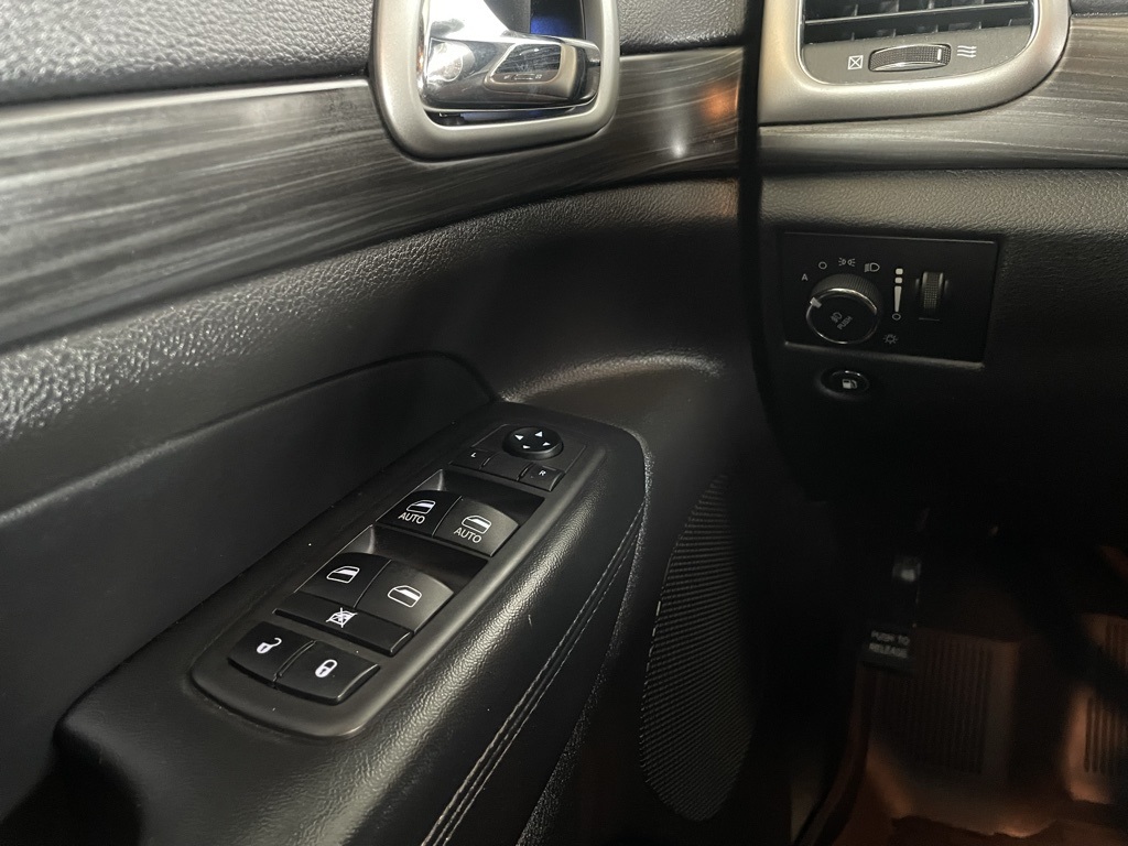 Thumbnail: 2019 Jeep Grand Cherokee - 26