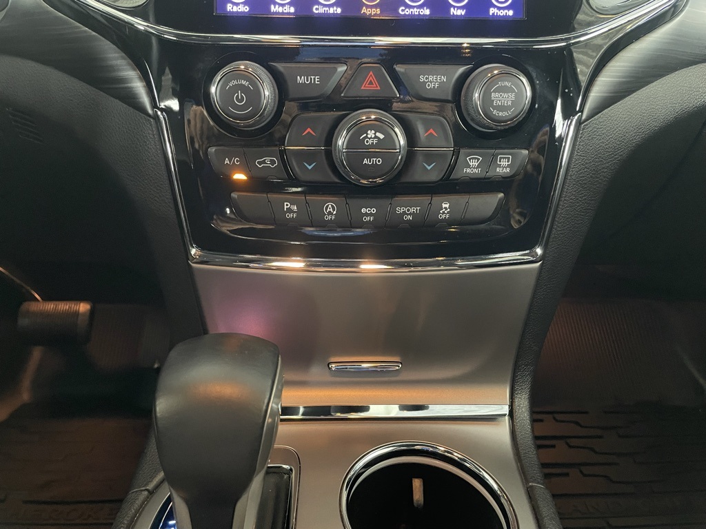Thumbnail: 2019 Jeep Grand Cherokee - 28