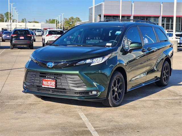 2025 Toyota Sienna Woodland Edition  at Gullo Toyota