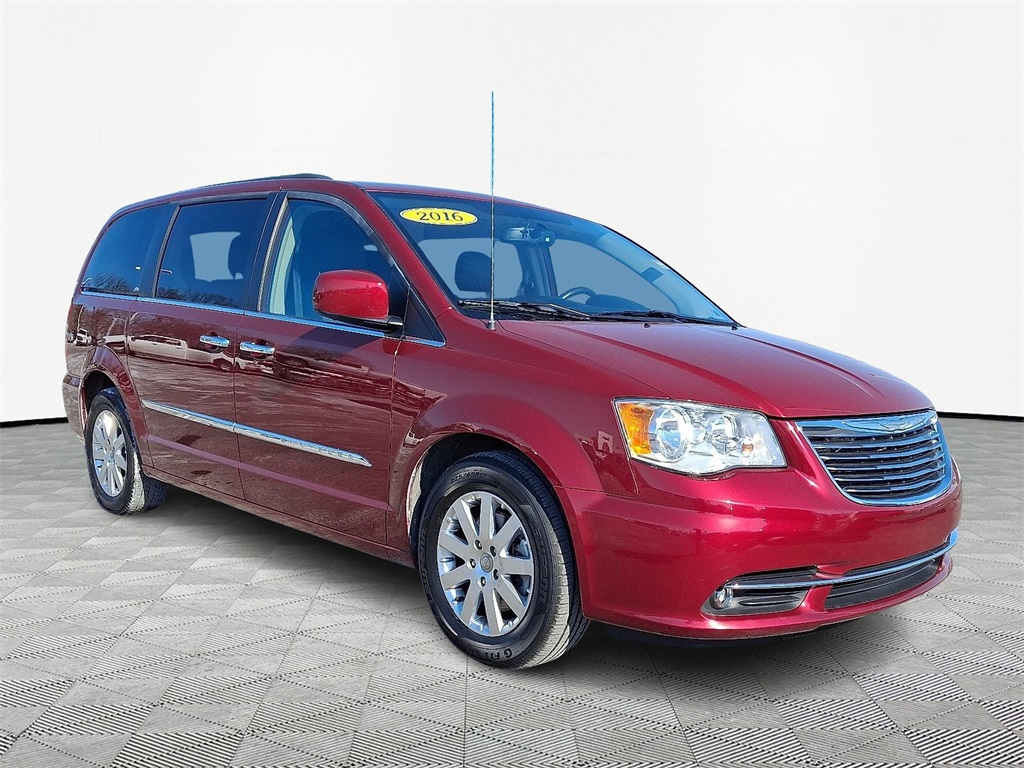2016 Chrysler Town & Country Touring FWD