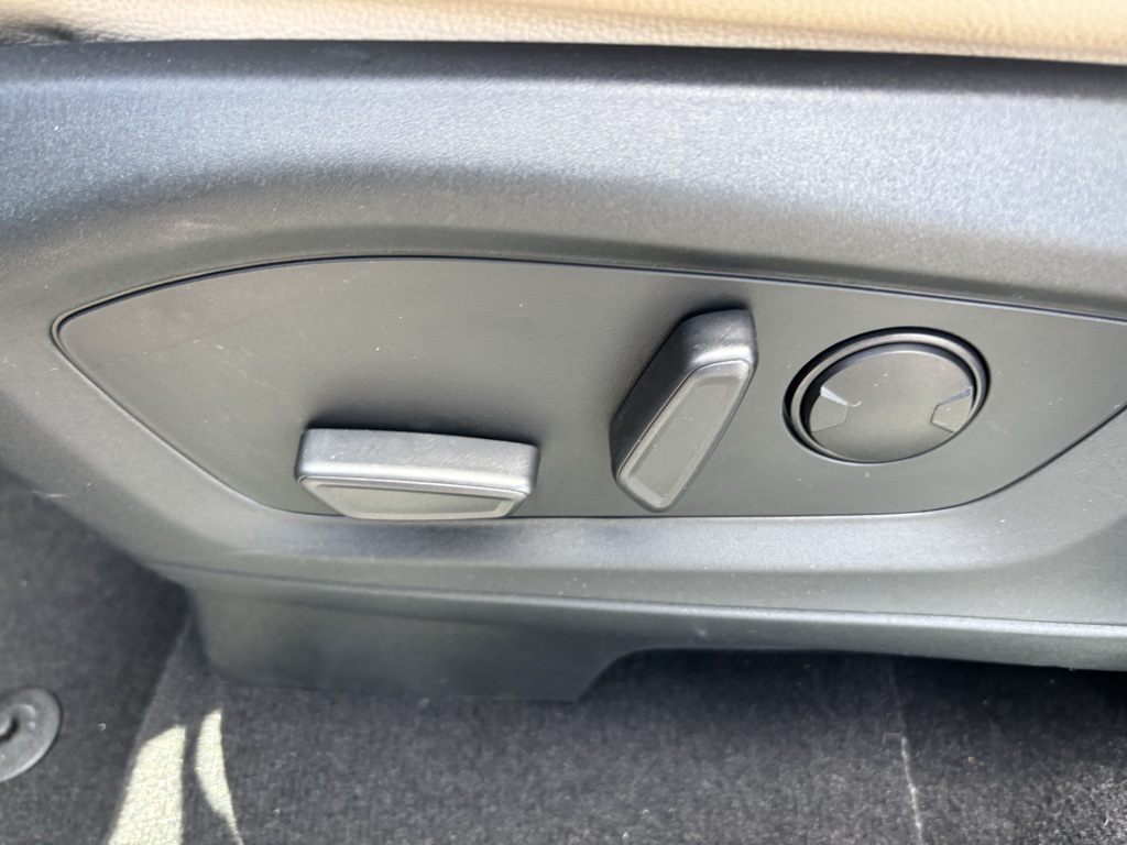 Used Car 2020 Ford Explorer  Xlt For Sale Under $25,000 In Austin, Texas