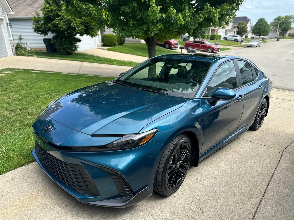 2025 Toyota Camry LE FWD