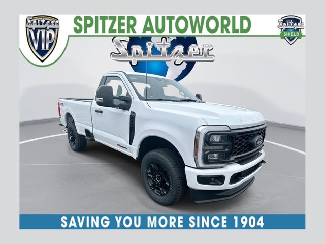 Oxford White 2026 Ford F-250 Super Duty Pickup Truck Four-Wheel Drive Automatic