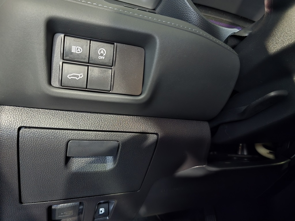 Thumbnail: 2023 Toyota Highlander - 14