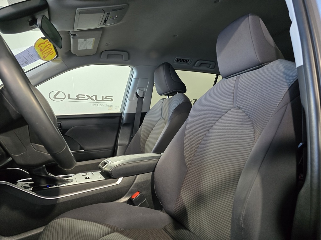 Thumbnail: 2023 Toyota Highlander - 15