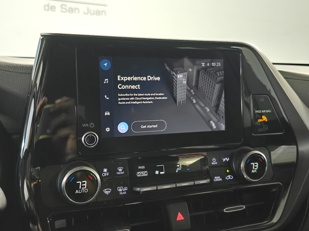 Thumbnail: 2023 Toyota Highlander - 21