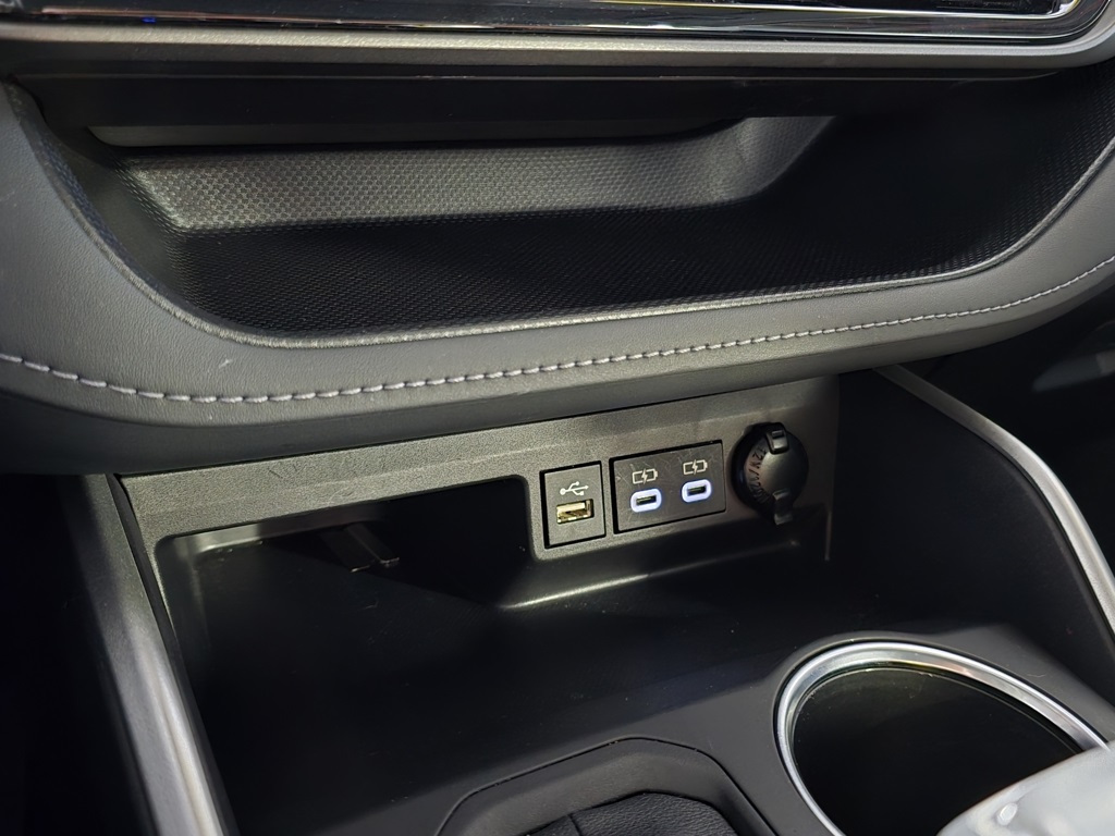 Thumbnail: 2023 Toyota Highlander - 23