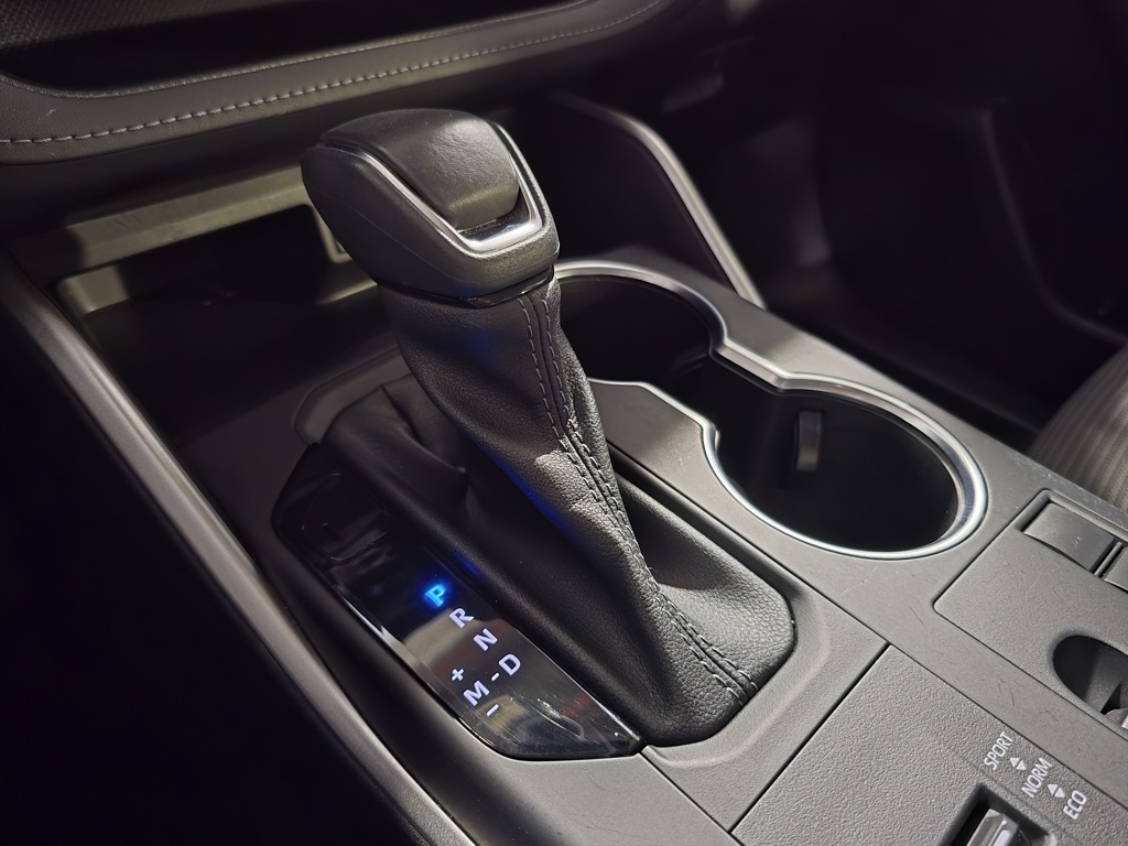 Thumbnail: 2023 Toyota Highlander - 24