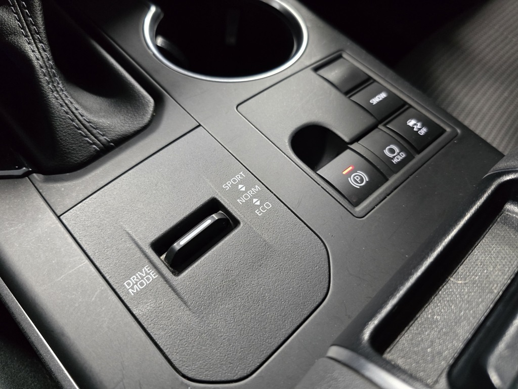 Thumbnail: 2023 Toyota Highlander - 25