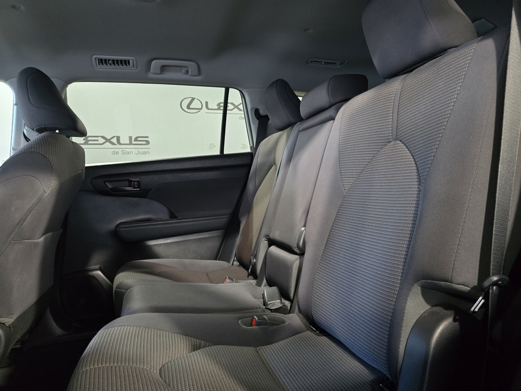 Thumbnail: 2023 Toyota Highlander - 28