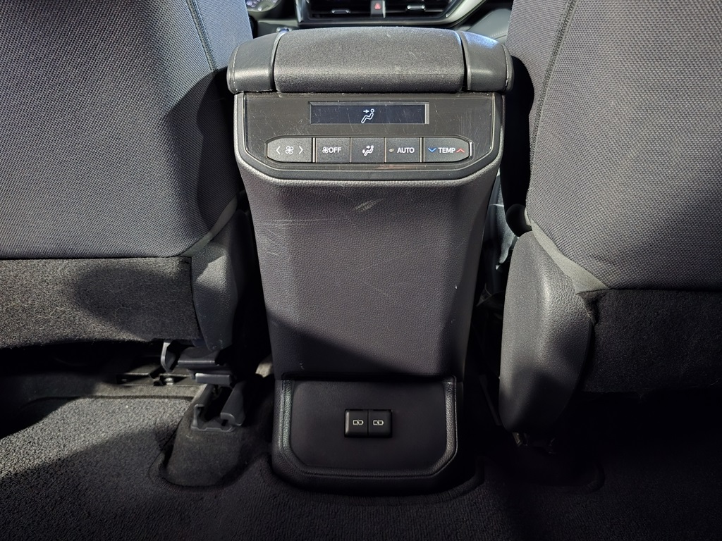 Thumbnail: 2023 Toyota Highlander - 29