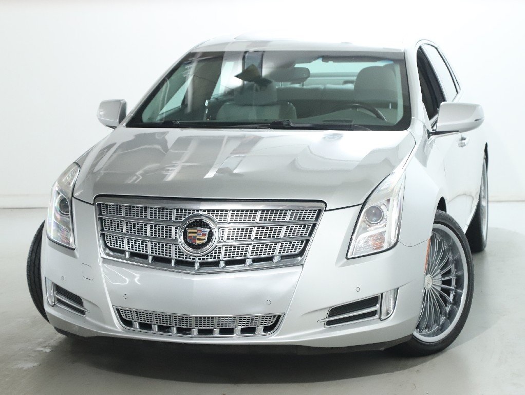 2013 Cadillac XTS Platinum Collection's photo