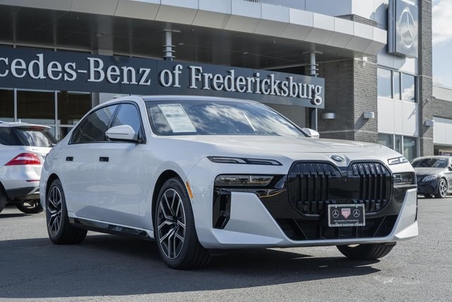 2023 BMW 7 Series 740i RWD