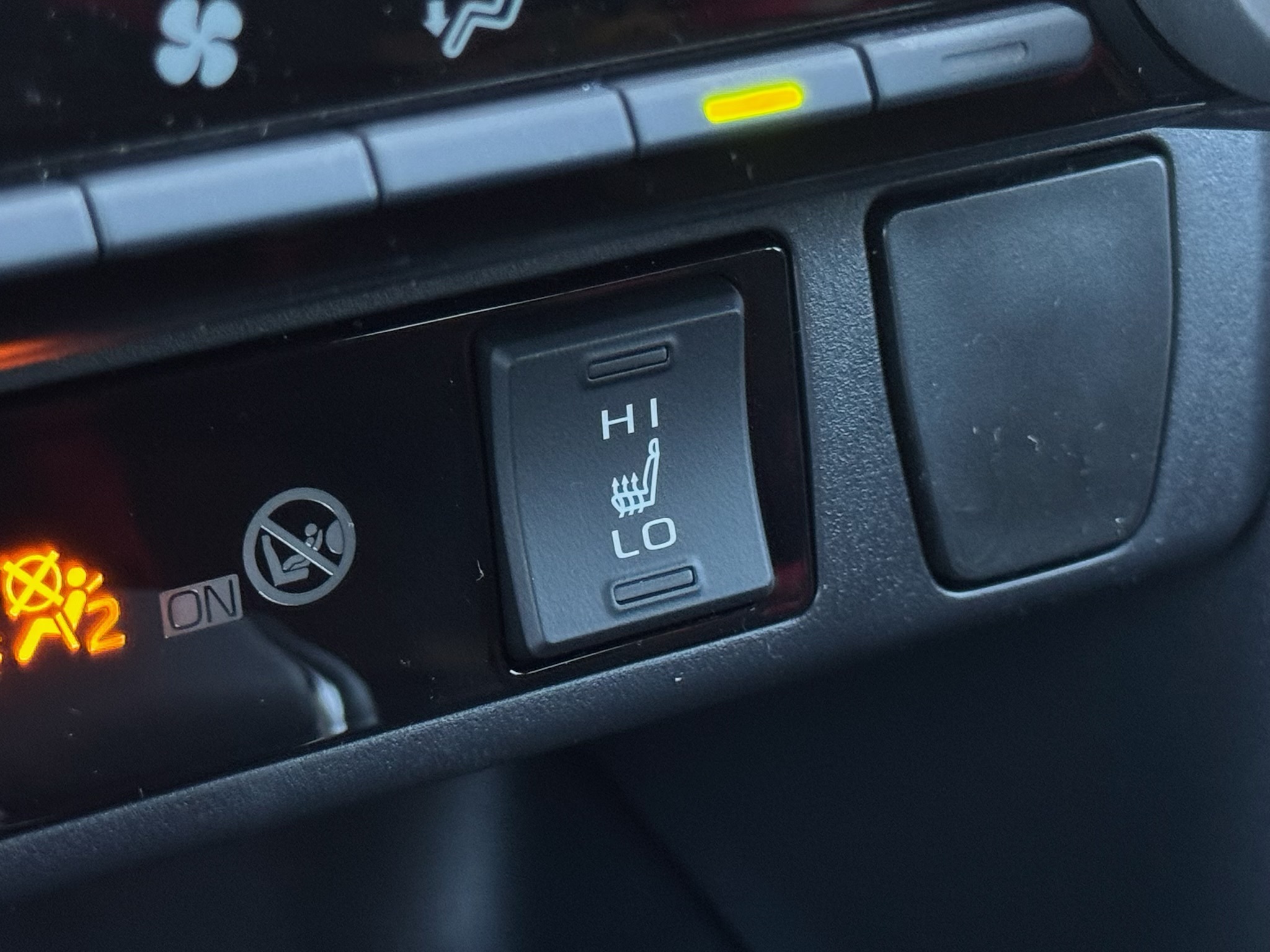 2025 Toyota RAV4 Hybrid XSE Off-white at Community Toyota