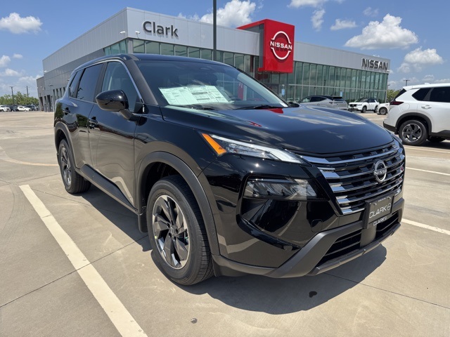 2026 Nissan Rogue SV's photo