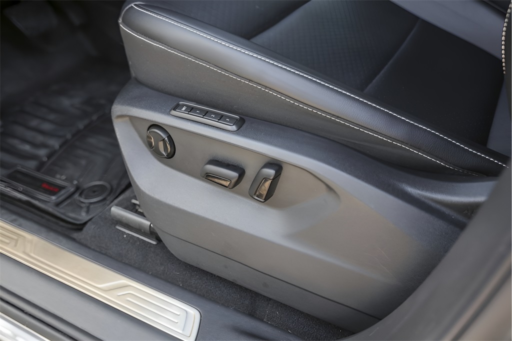 Used Car 2022 Volkswagen Atlas  2.0t Sel For Sale Under $30,000 In Austin, Texas