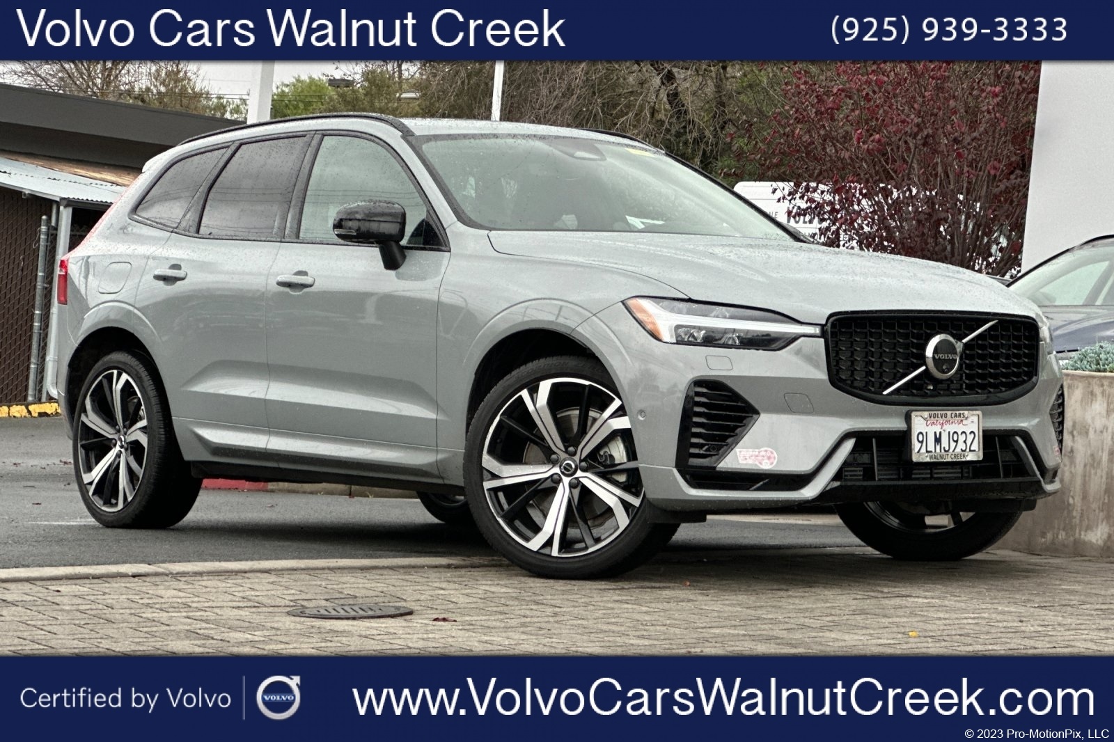 2024 Volvo XC60 Recharge T8 Ultimate Dark Theme eAWD