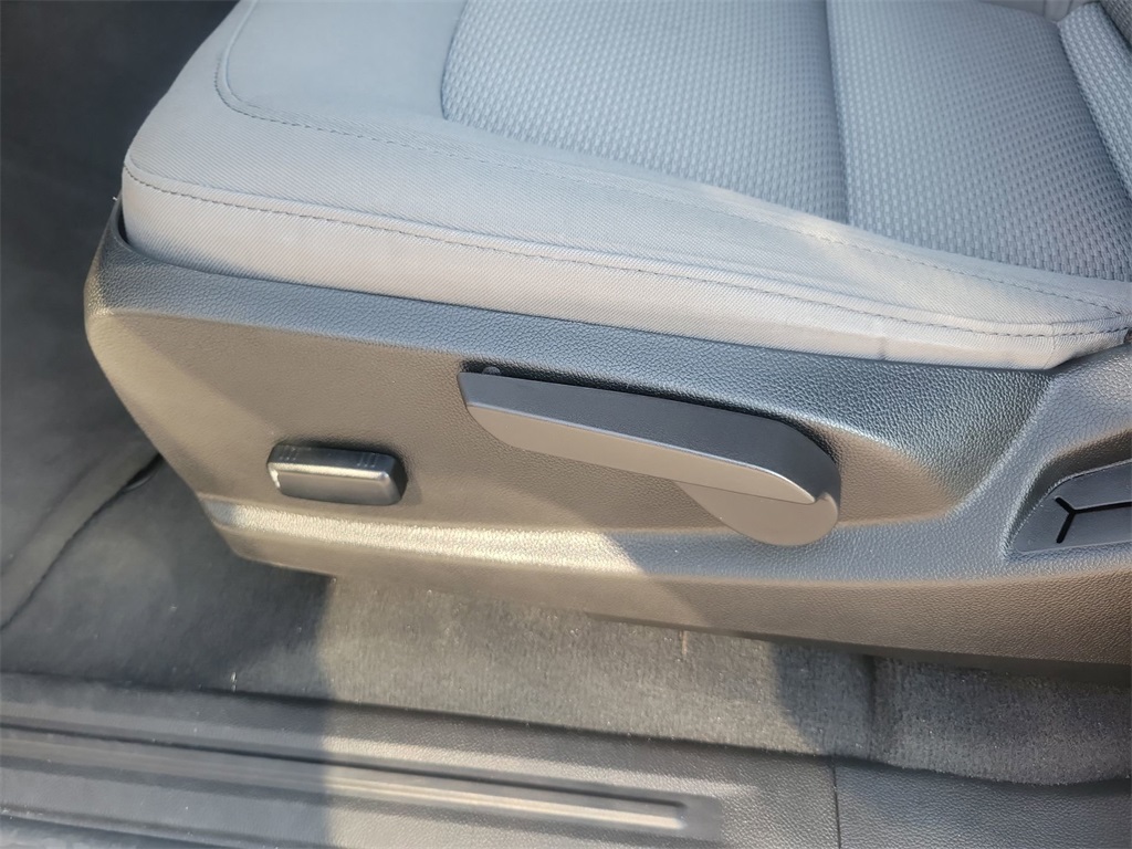 Used Car 2022 Chevrolet Colorado  Crew Pickup Work Truck Rear Wheel Drive For Sale Under $25,000 In Carrollton, Texas
