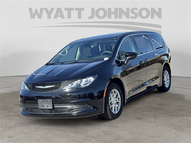 2024 Chrysler Voyager LX FWD