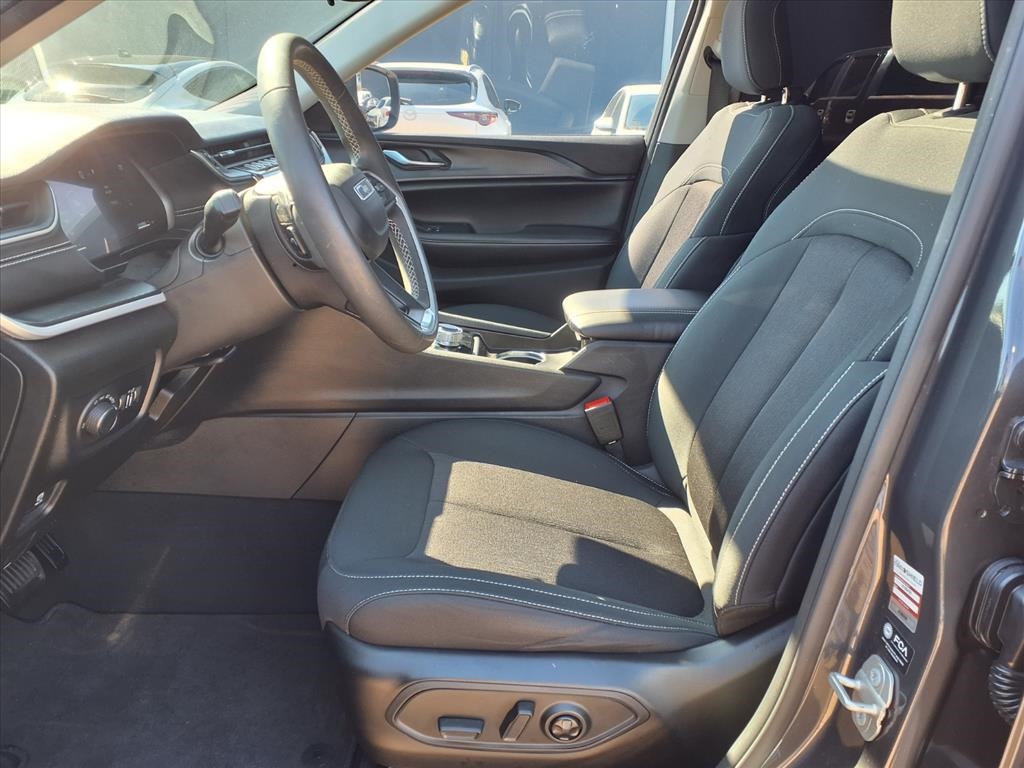 2024 Jeep Grand Cherokee Laredo - 5