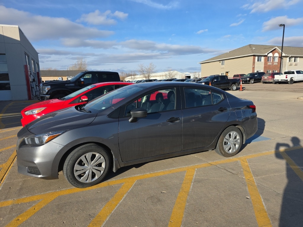 2020 Nissan Versa S FWD