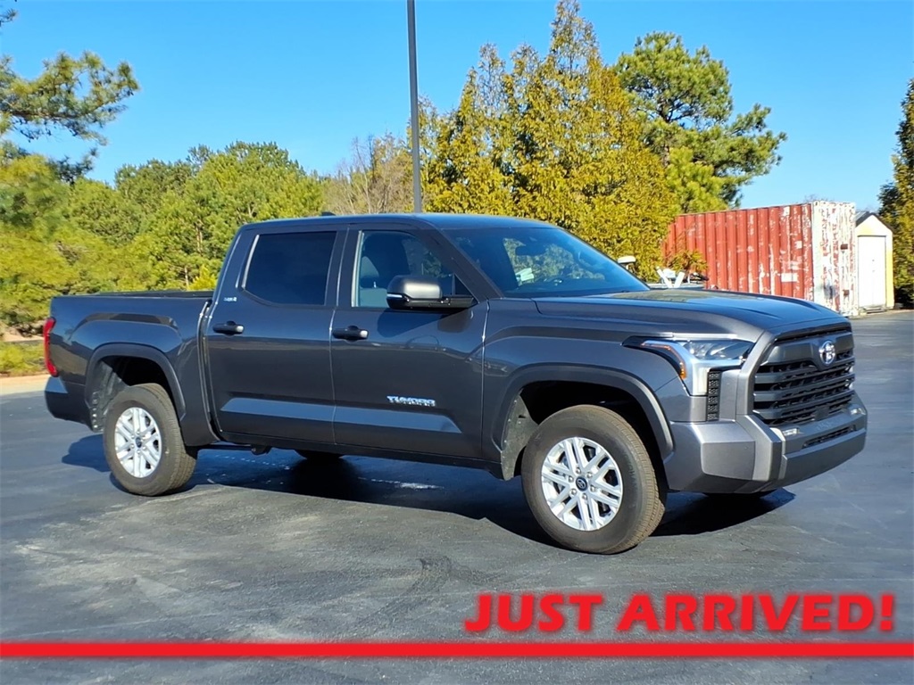 2025 Toyota Tundra SR5 CrewMax Cab 4WD