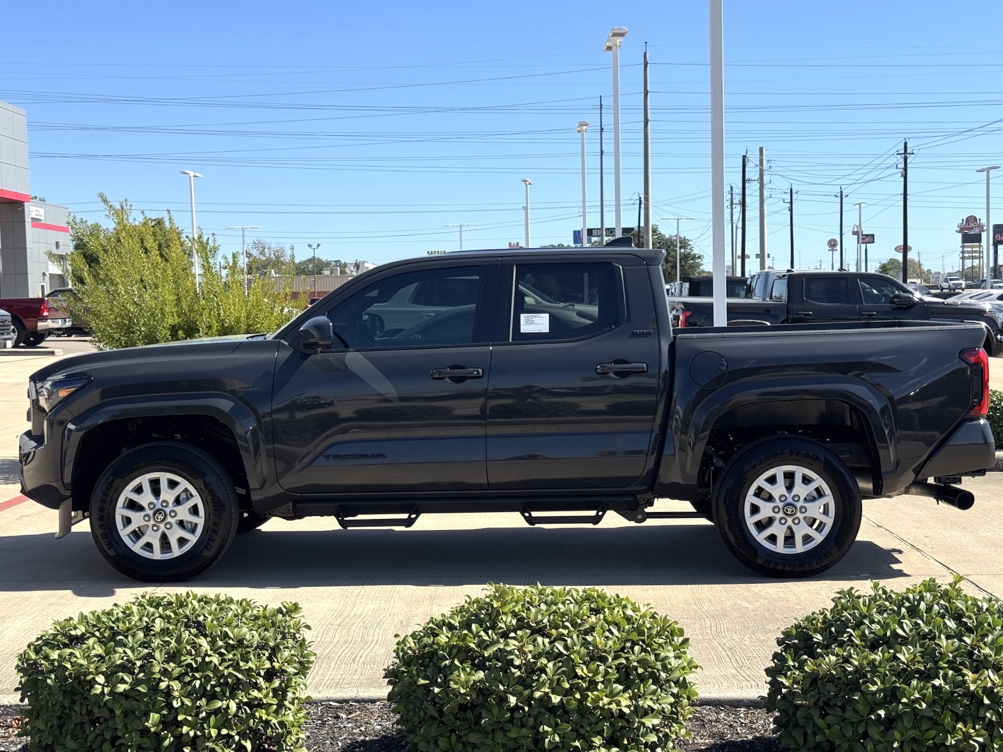 2025 Toyota Tacoma SR5 - 9