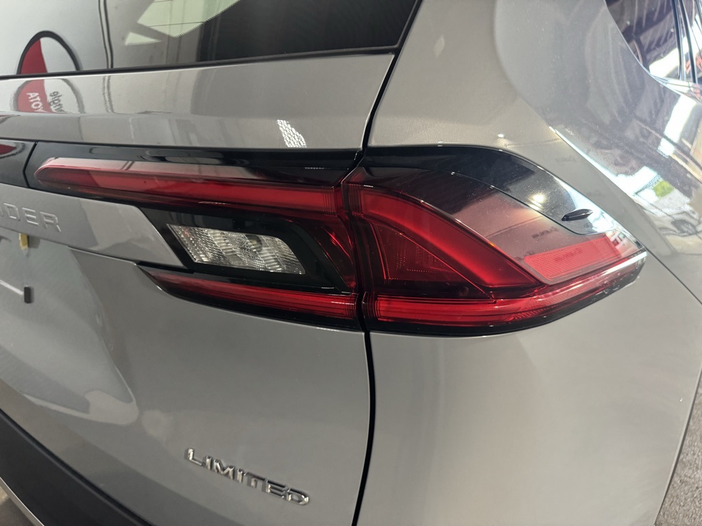 Thumbnail: 2025 Toyota Grand Highlander - 17