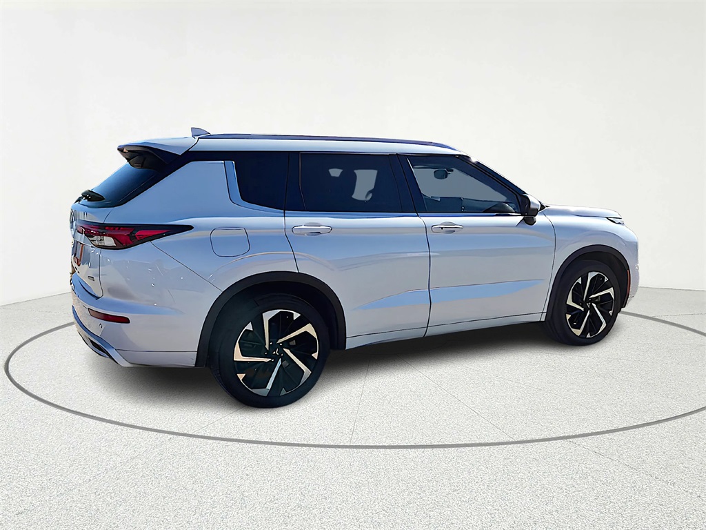 2022 Mitsubishi Outlander SEL White at Emmons Autoplex