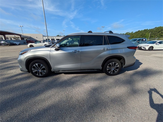 2022 Toyota Highlander XLE - 5