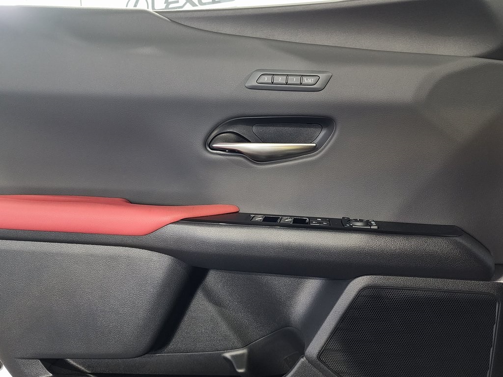 Thumbnail: 2025 Lexus UX - 12