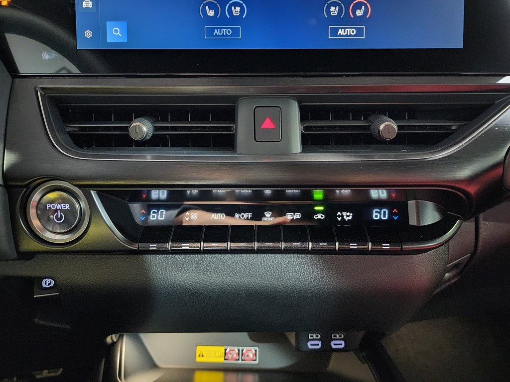 Thumbnail: 2025 Lexus UX - 22