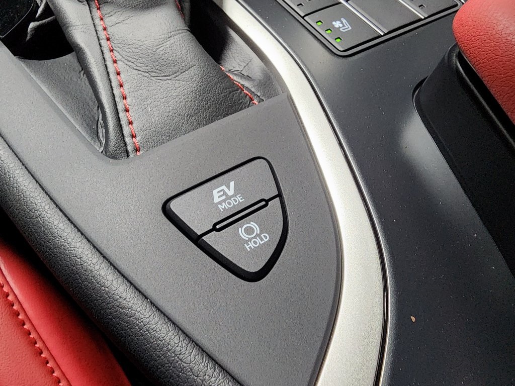 Thumbnail: 2025 Lexus UX - 25