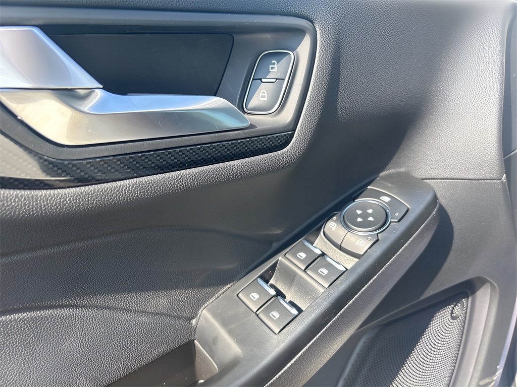 2025 Ford Escape Hybrid