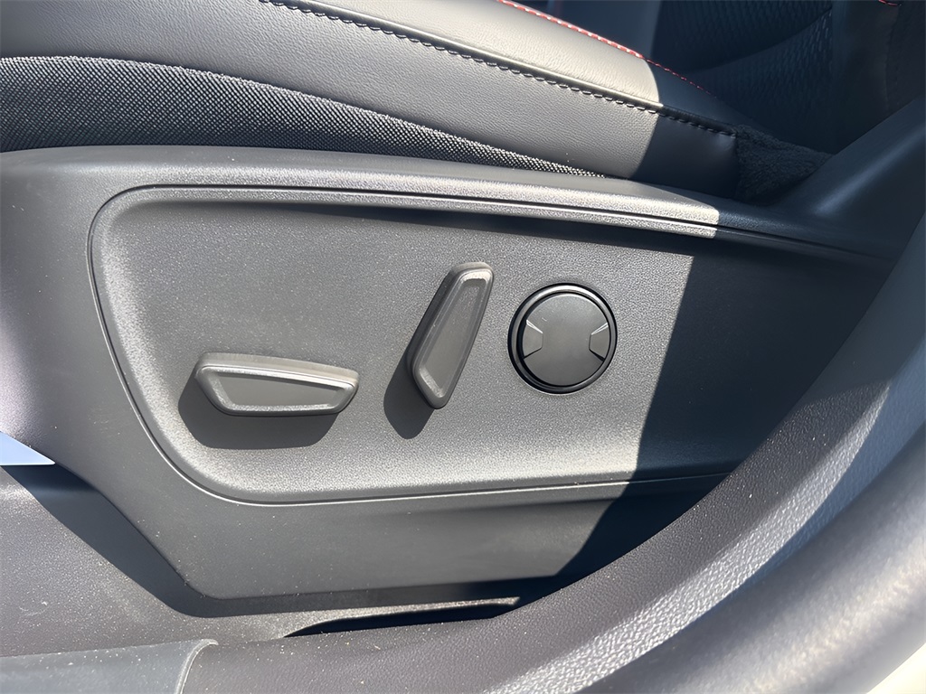 2025 Ford Escape Hybrid