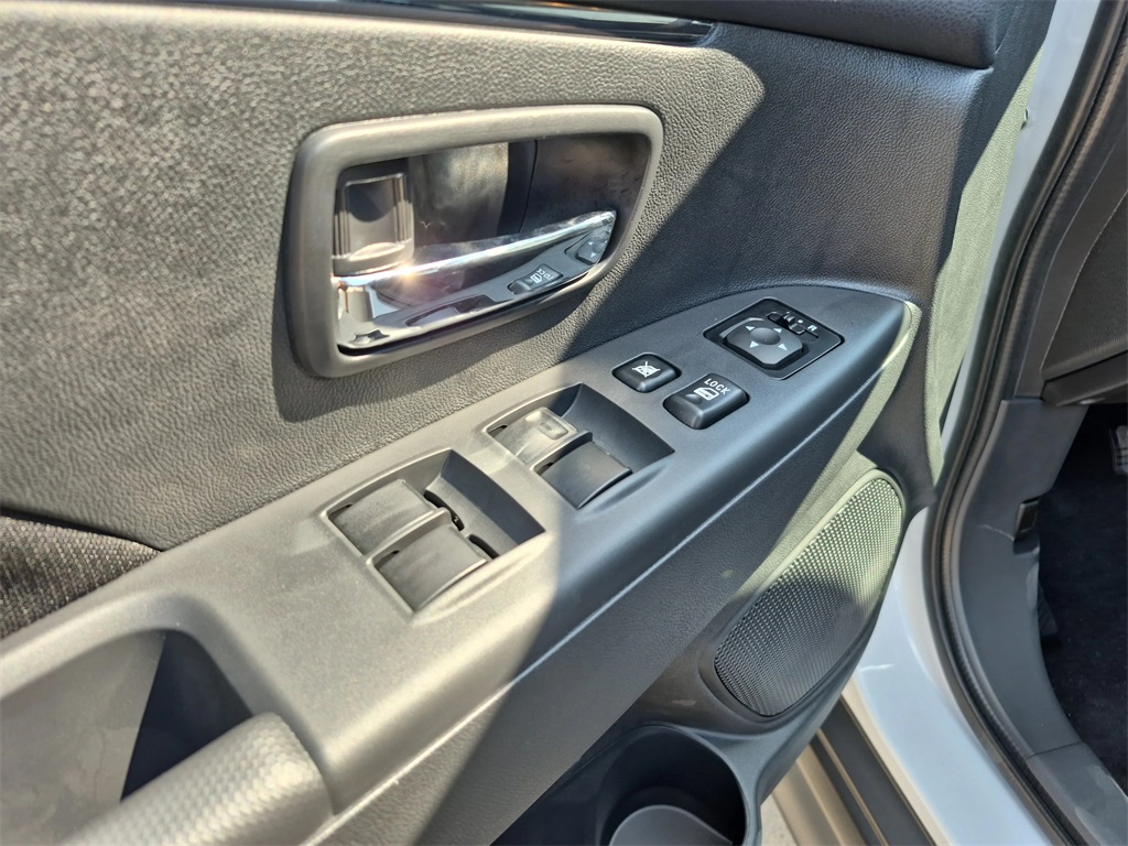 2025 Mitsubishi Outlander Sport 2.0 ES White at North Houston Mitsubishi