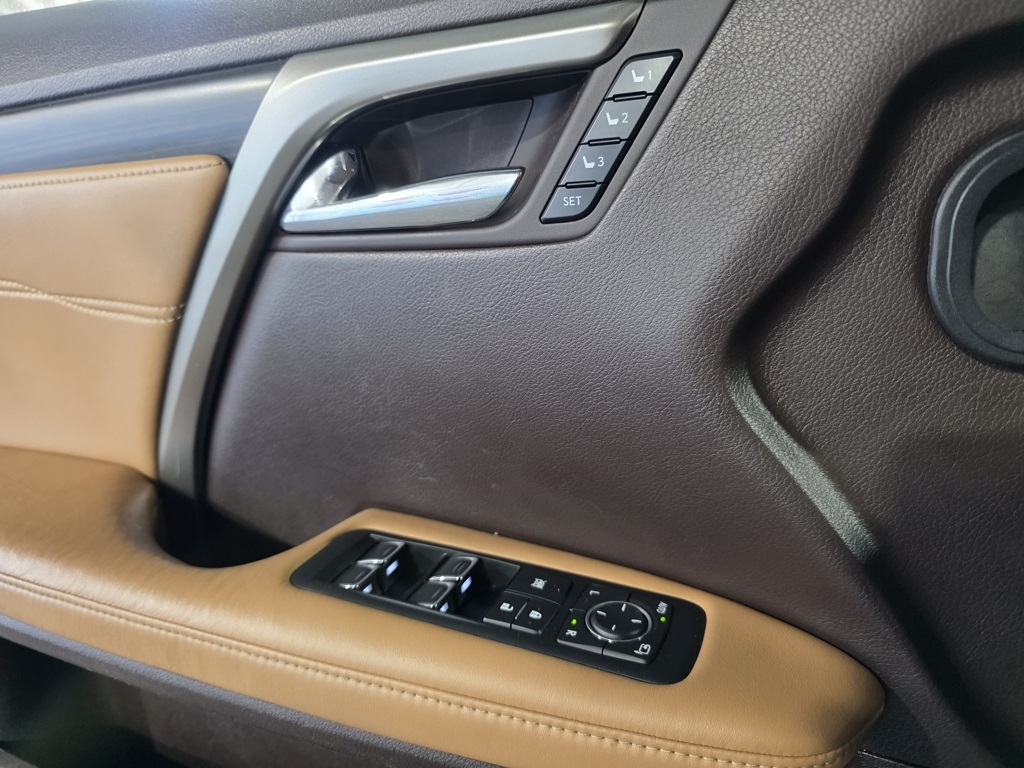 Thumbnail: 2018 Lexus RX - 13