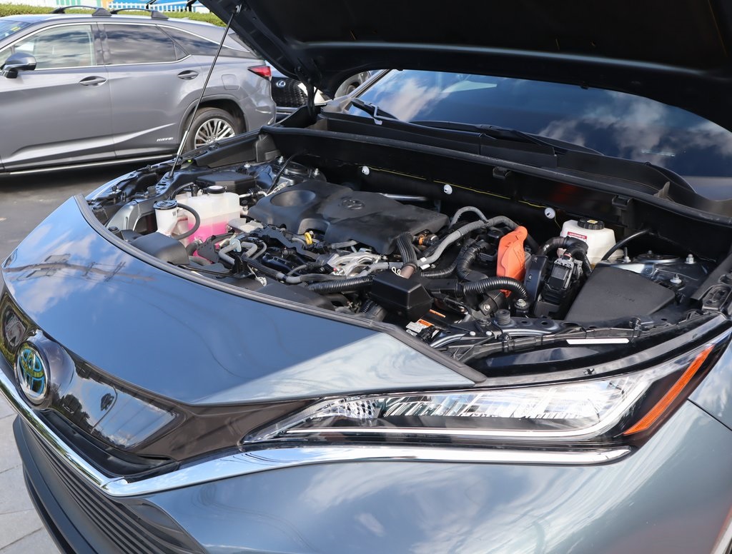 Thumbnail: 2022 Toyota Venza - 12