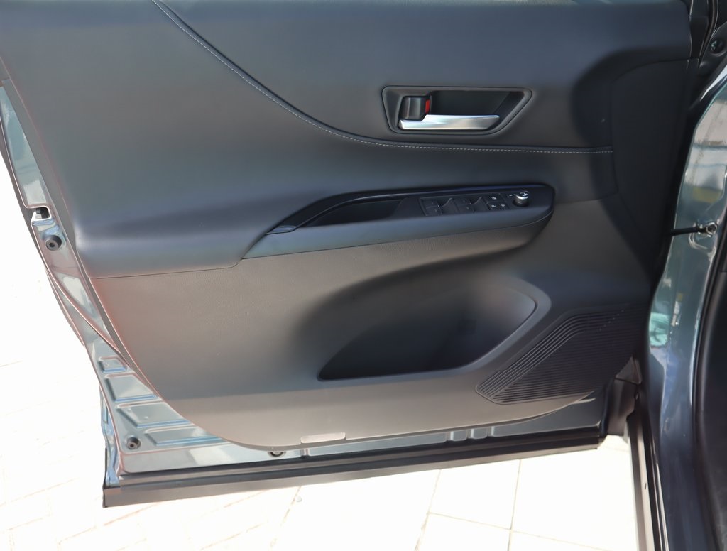 Thumbnail: 2022 Toyota Venza - 20