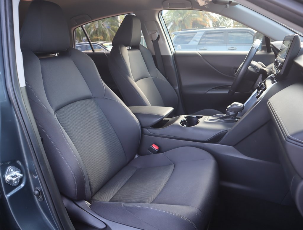 Thumbnail: 2022 Toyota Venza - 26