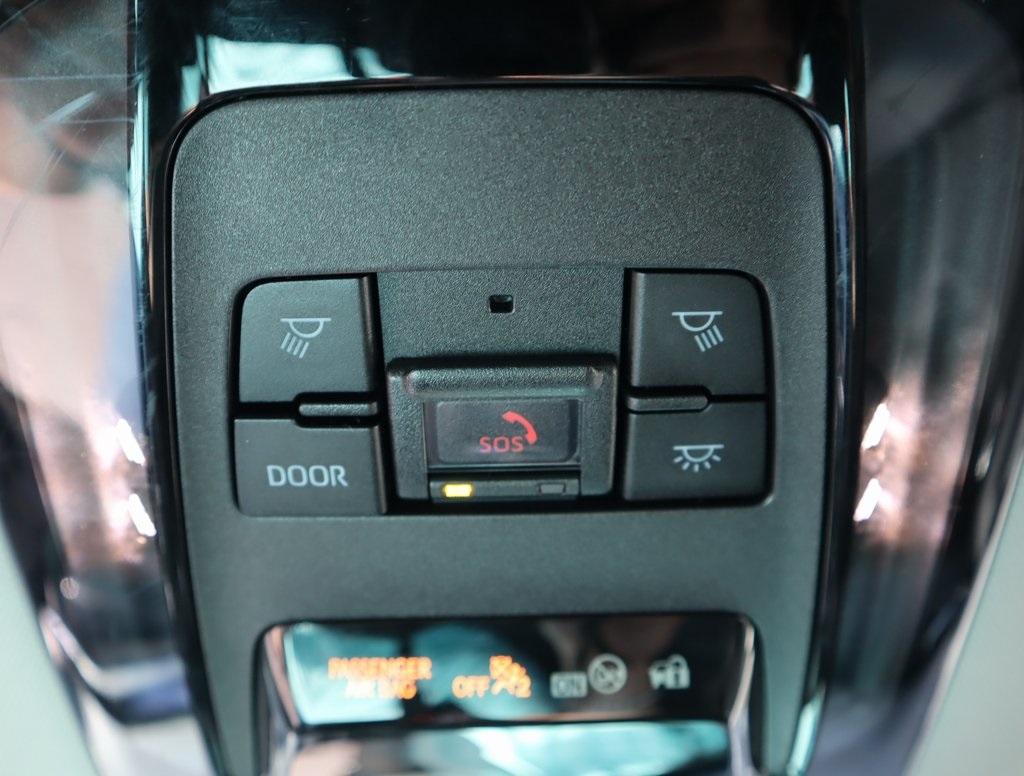 Thumbnail: 2022 Toyota Venza - 30