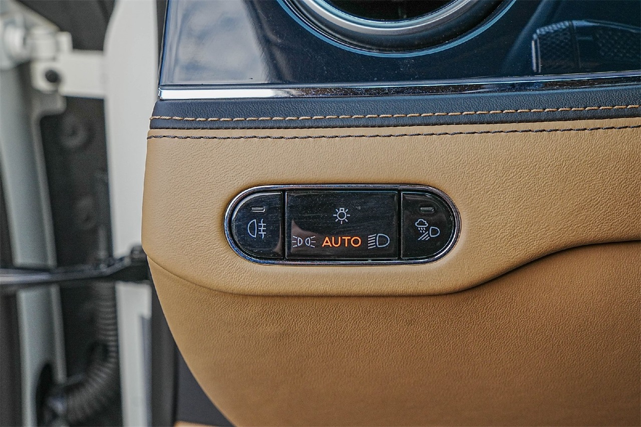 Used Car 2021 Bentley Flying Spur  V8 For Sale Under $150,000 In Austin, Texas