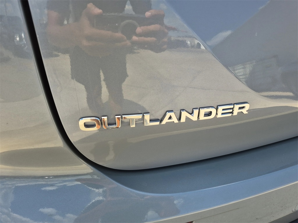 2025 Mitsubishi Outlander SE  at North Houston Mitsubishi