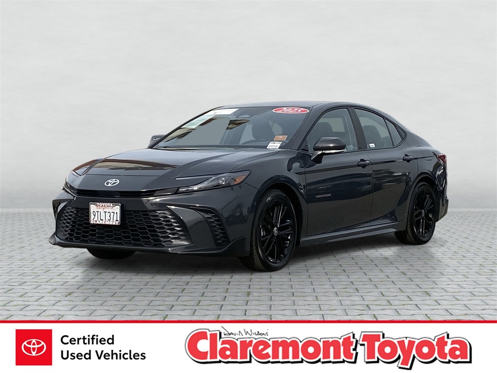 2025 Toyota Camry SE FWD
